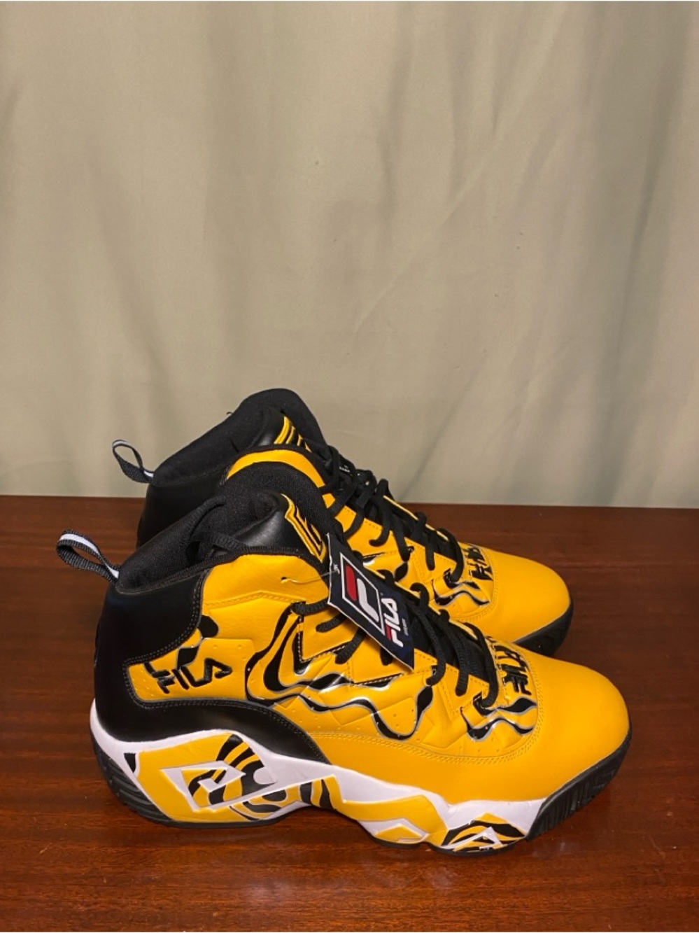 Fila Mens MB Yellow Athletic Basketball Shoes size 12 - Picture 5 of 8